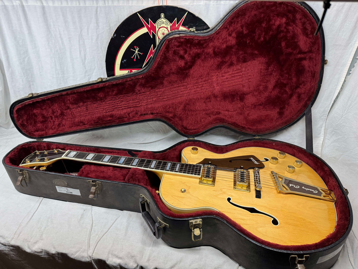 Gretsch Country Club Model 7576 Singlecut Hollowbody Guitar with Case 1979