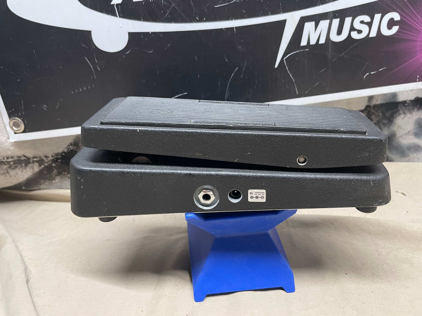 Dunlop JH-1 Jimi Hendrix Signature Model Wah Wah Pedal - missing battery cover