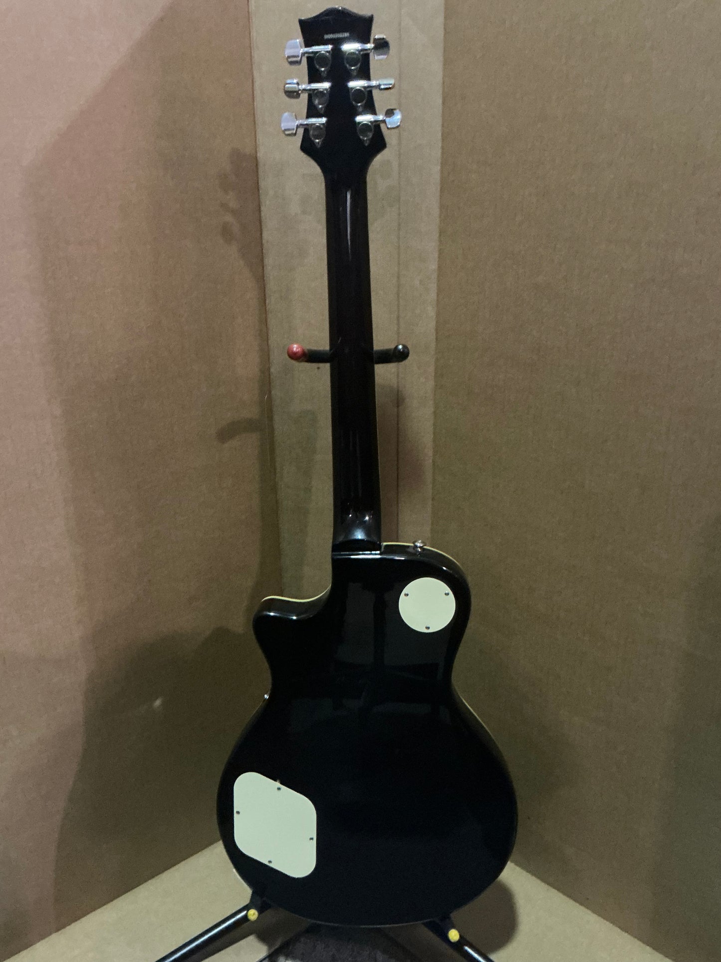 Silvertone Single Cut Electric Guitar