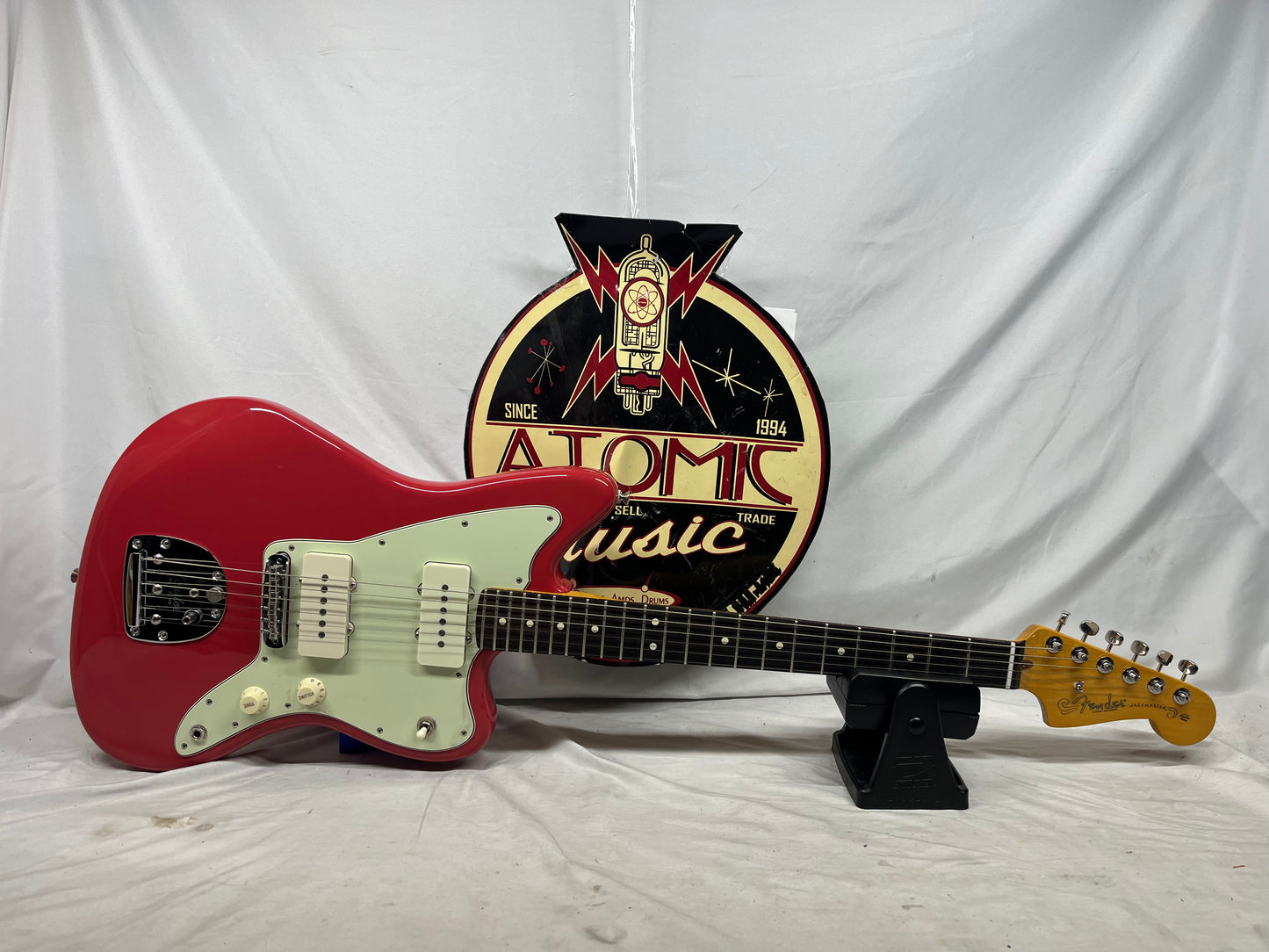 Fender American Professional Classic Jazzmaster Electric Guitar - Faded Dakota Red