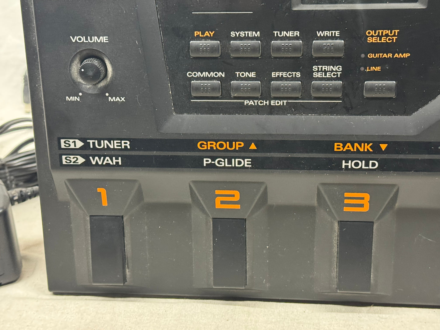 Roland GR-33 gr33 Guitar Synthesizer Pedal with Power Supply