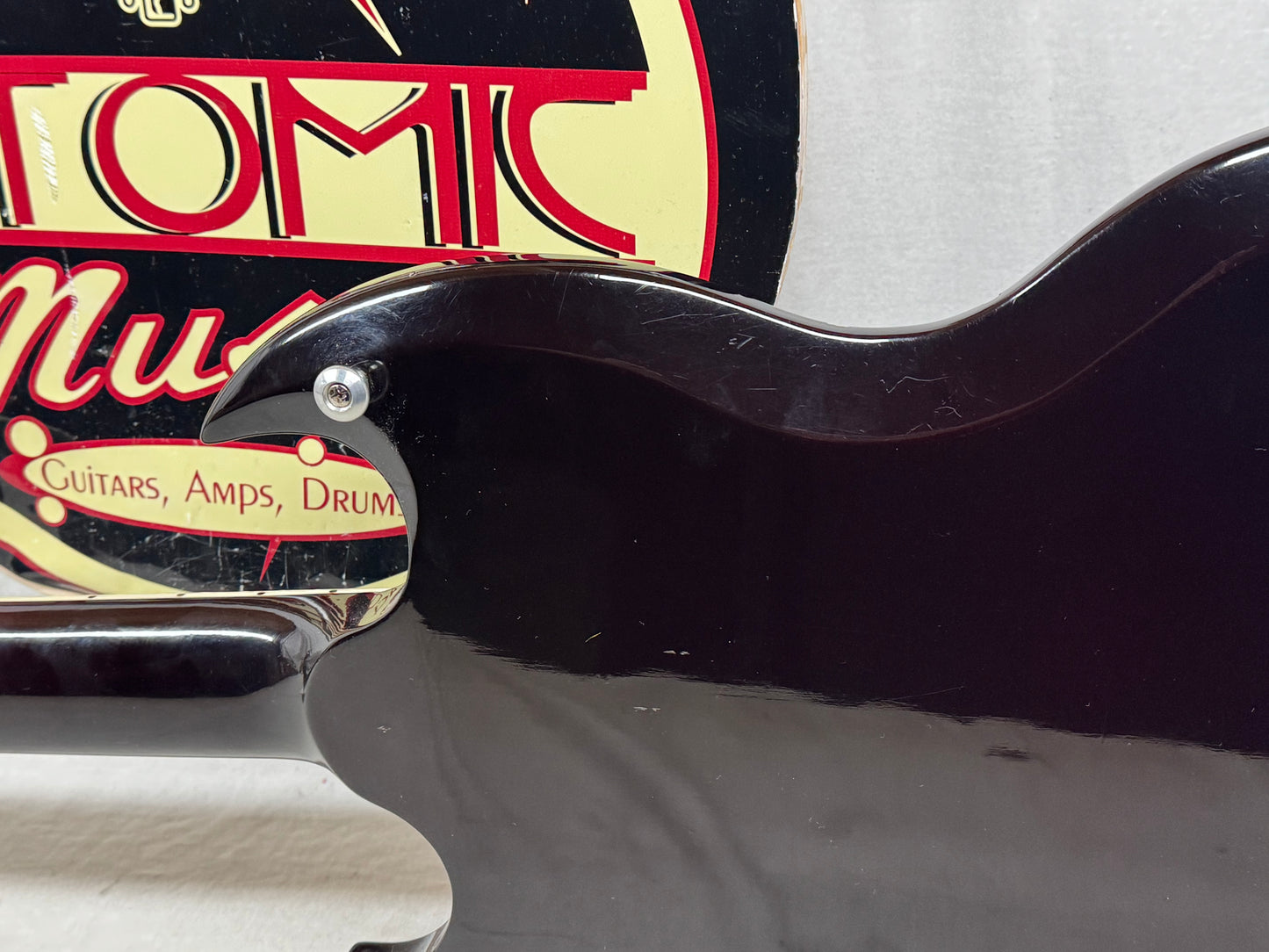 Gibson SG High Performance 2017 - Cherry Burst - signed by numerous shredders!