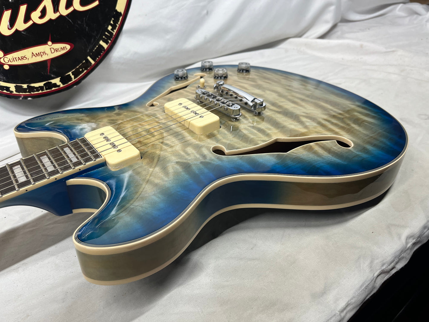 D'Angelico DAPDCBLBCSCB9EX Doublecut Semi-Hollow Body Electric Guitar