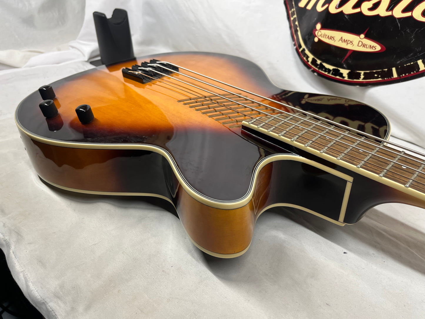 Washburn AB40VSK Singlecut Acoustic Electric Bass