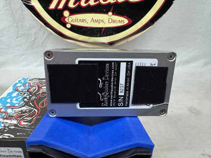 EarthQuaker Devices Hizumitas Fuzz Sustainor sustainar Pedal with Box