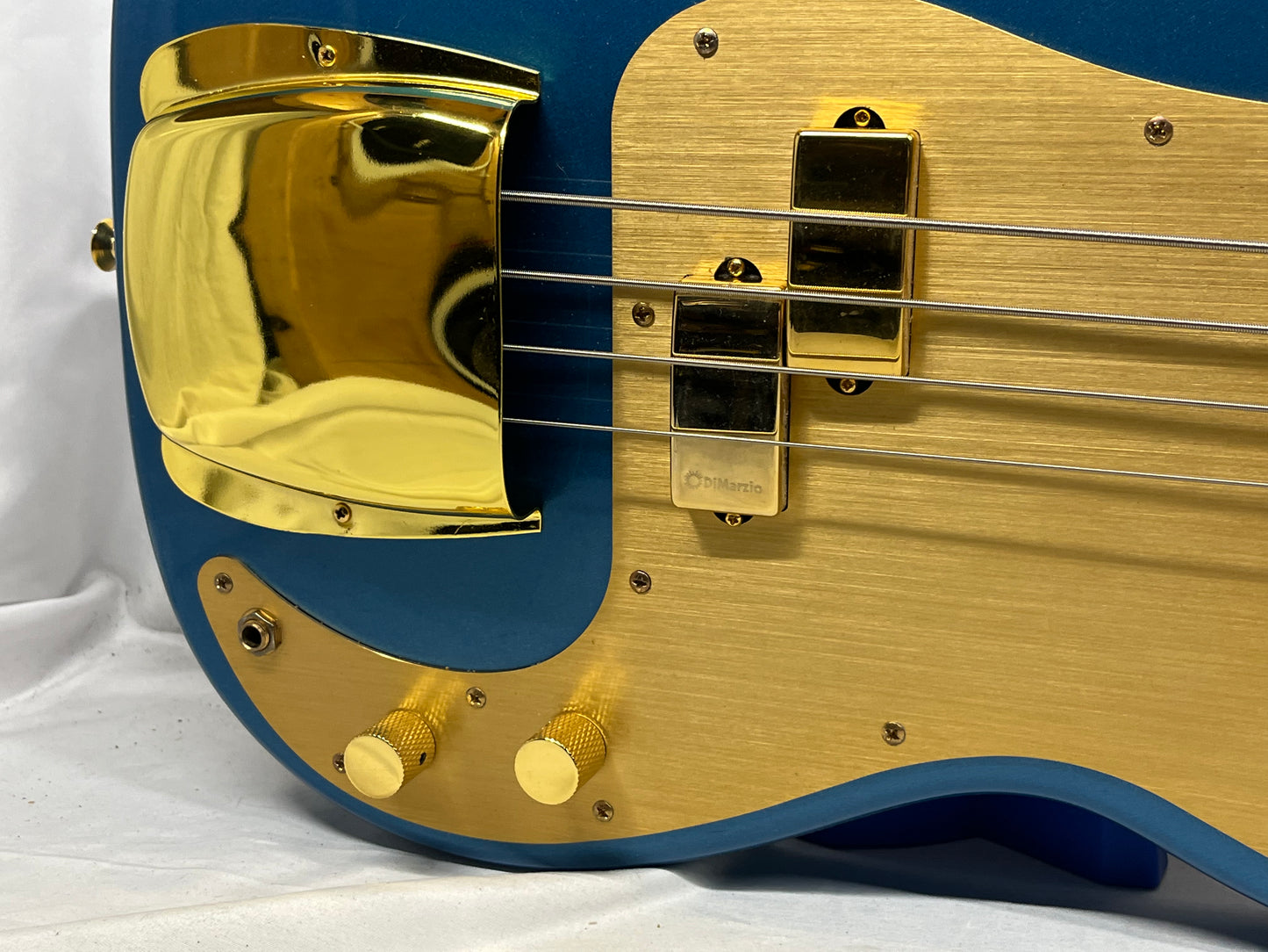Squier 40th Anniversary 4-String Electric Precision Bass Gold Edition - Lake Placid Blue