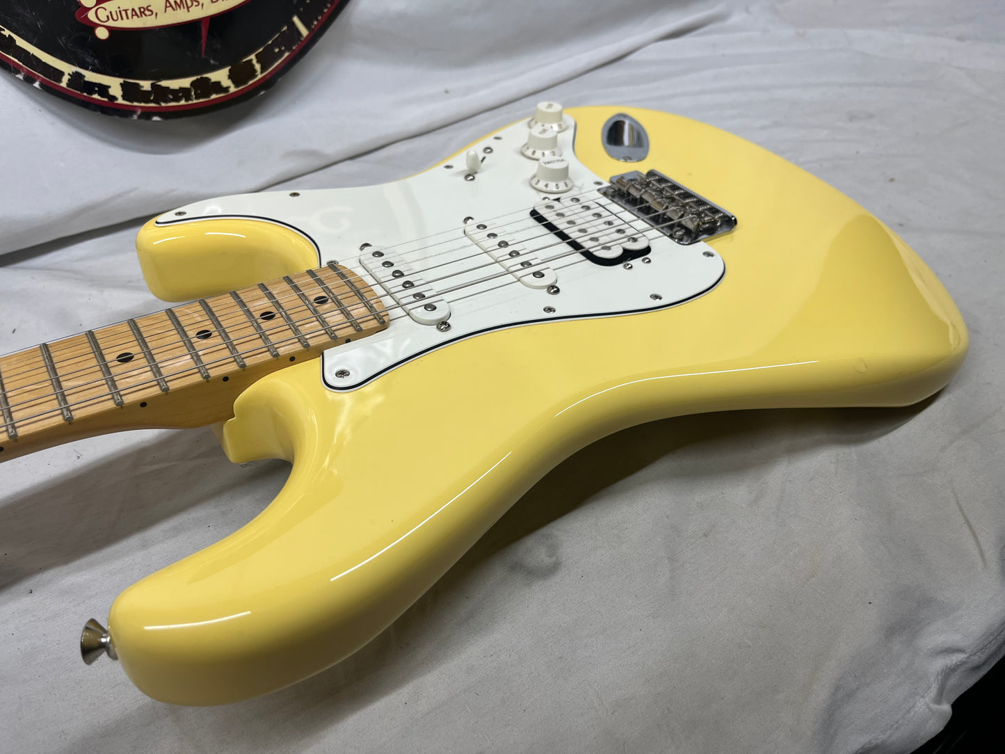 Fender Player Stratocaster Strat HSS Electric Guitar MIM - Made in Mexico - Buttercream