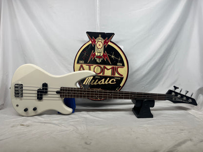 Yamaha RBX-200 4-String Doublecut Electric Bass