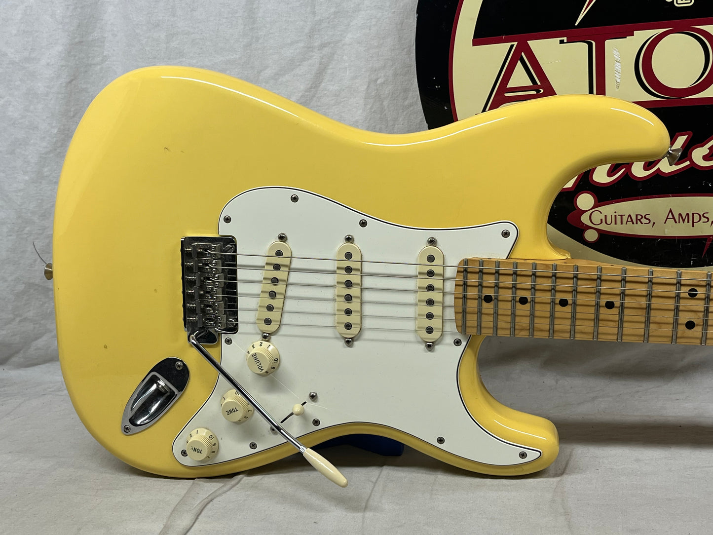 Fender Player Stratocaster Strat Electric Guitar MIM - Made in Mexico - Buttercream