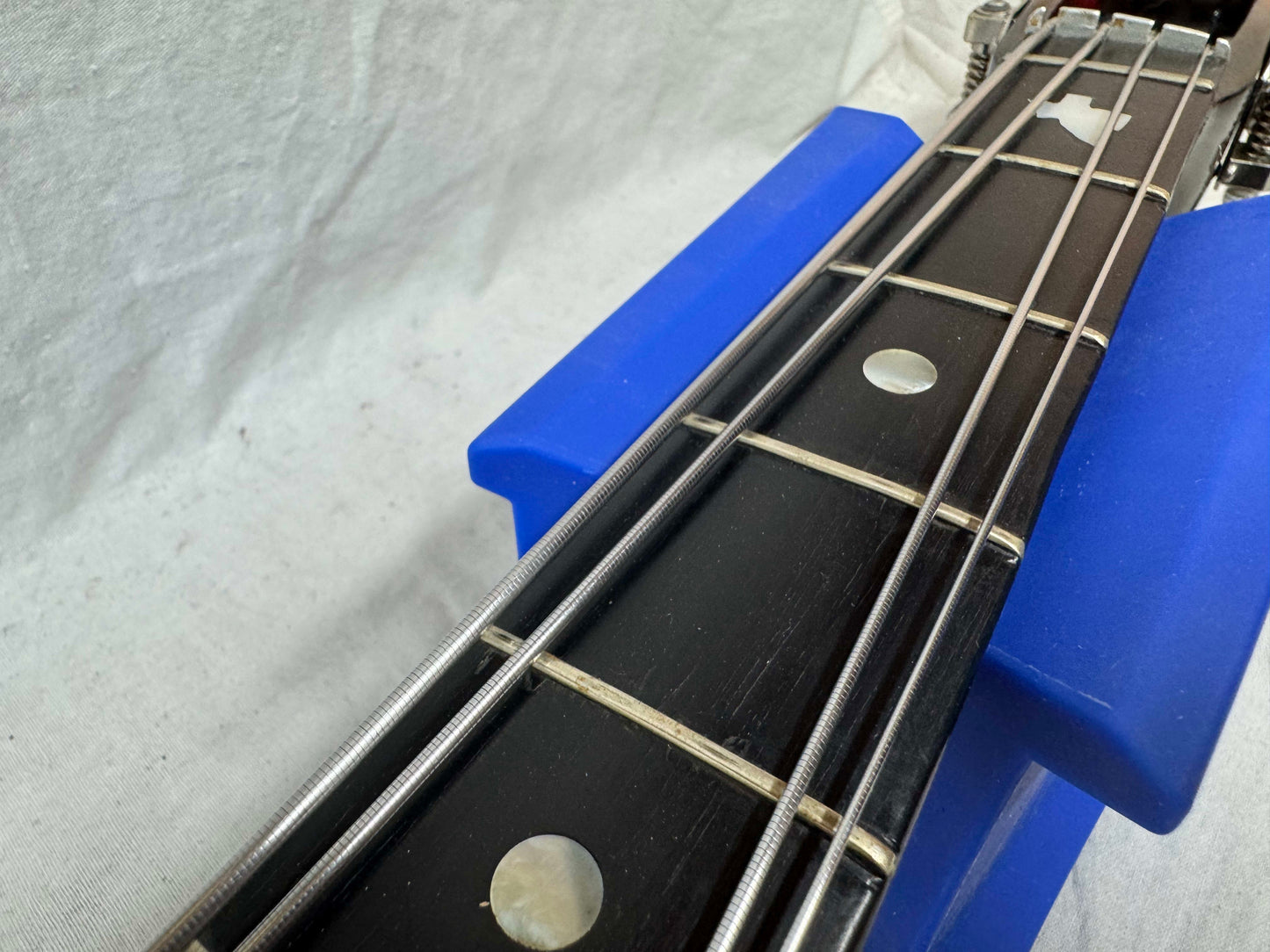 Ampeg AEB-1 aeb1 4-string Scroll Bass with Gig Bag