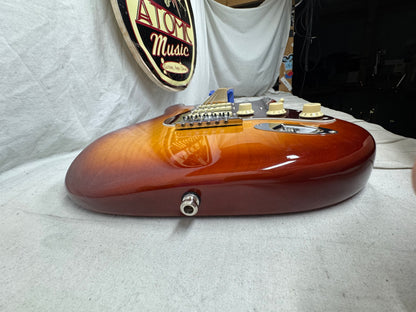 Fender American Stratocaster Guitar with Gator Case 2016 - Sienna Sunburst / Maple neck