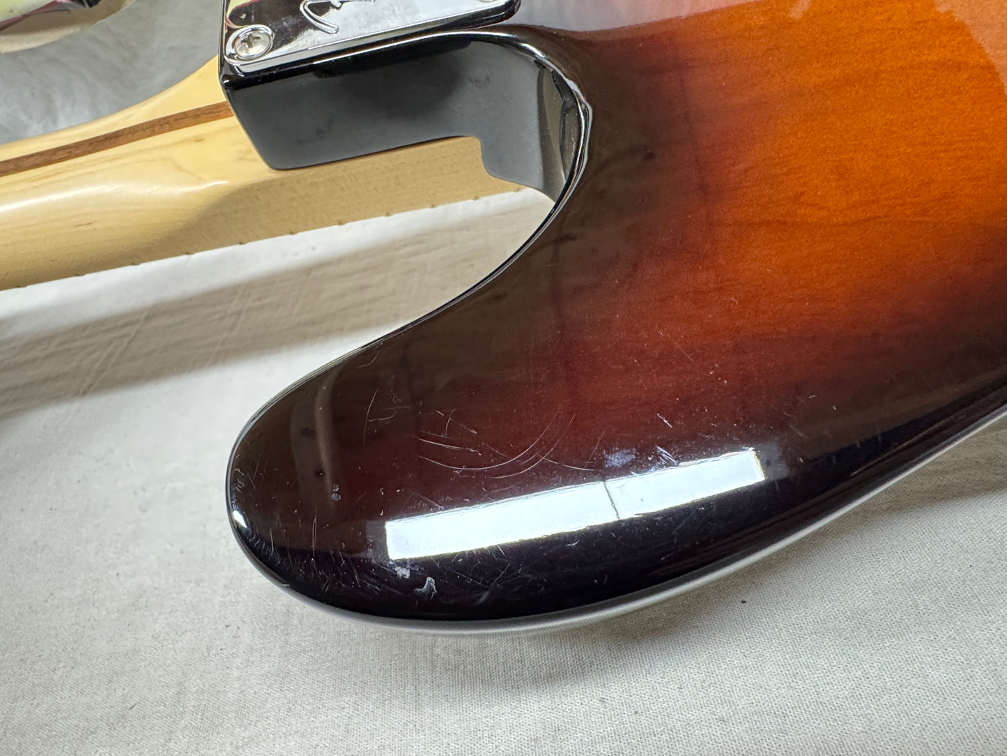 Fender American Professional Telecaster Guitar 2017 - 2-Color Sunburst / Maple neck