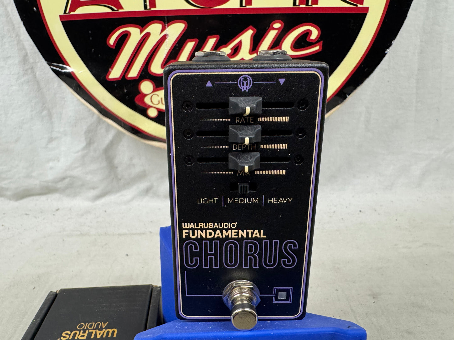 Walrus Audio Fundamental Chorus Pedal with Box