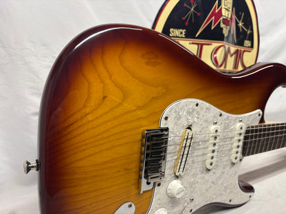 Fender American Deluxe Stratocaster with Maple Fretboard 2004 - 2010 - 3-Color Sunburst