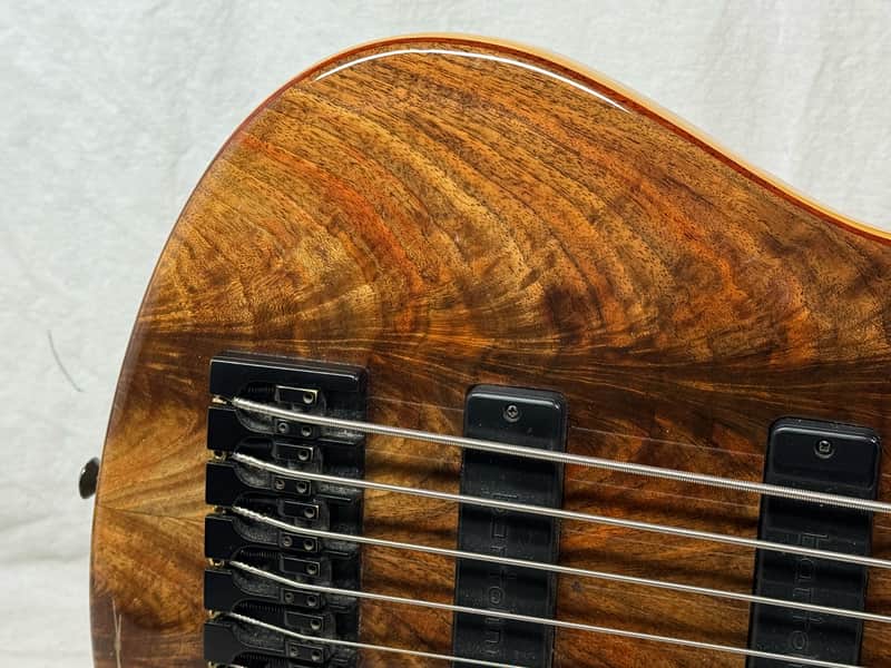 Brubaker K-6B k6b Custom Singlecut 6-string Bass with Case - Image 4