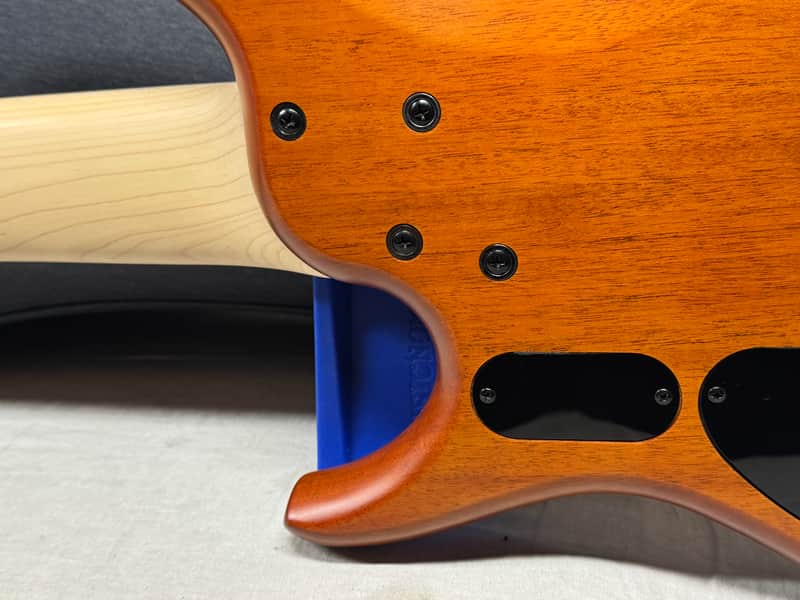 MTD Michael Tobias Design Kingston Z5 z 5 V 5-string Bass - Image 12