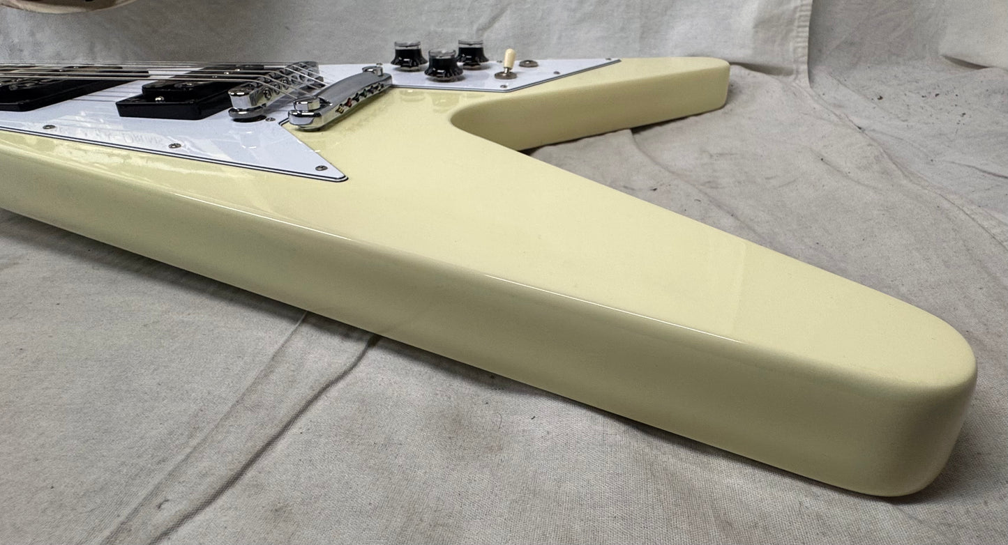 Gibson DSVS00CWCH1 '70s Flying V Guitar with Case 2023 - Classic White