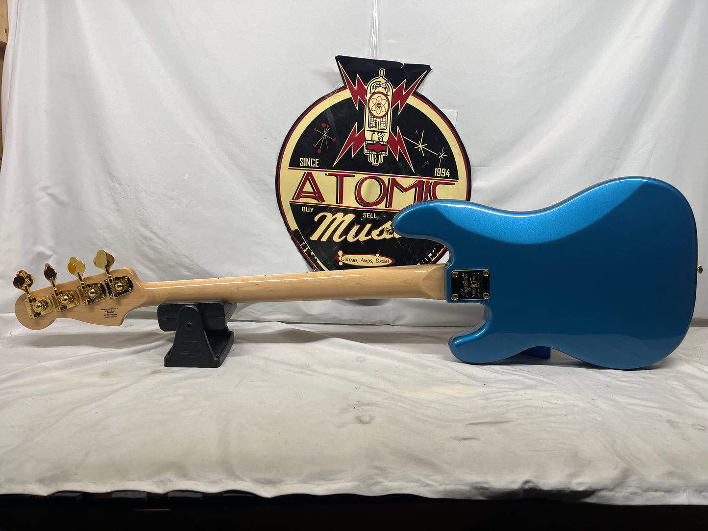 Squier 40th Anniversary 4-String Electric Precision Bass Gold Edition - Lake Placid Blue