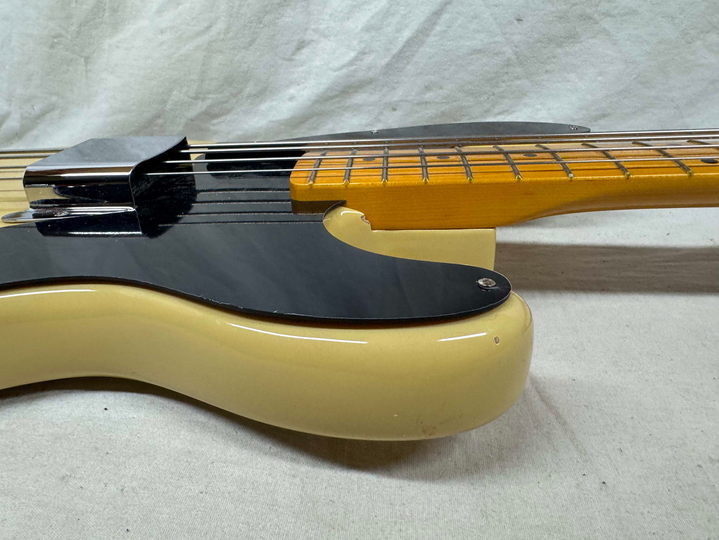 Fender American Vintage II 2 '54 1954 Precision Bass 4-string P-Bass with COA + Case 2022 - Vintage Blonde / Maple neck