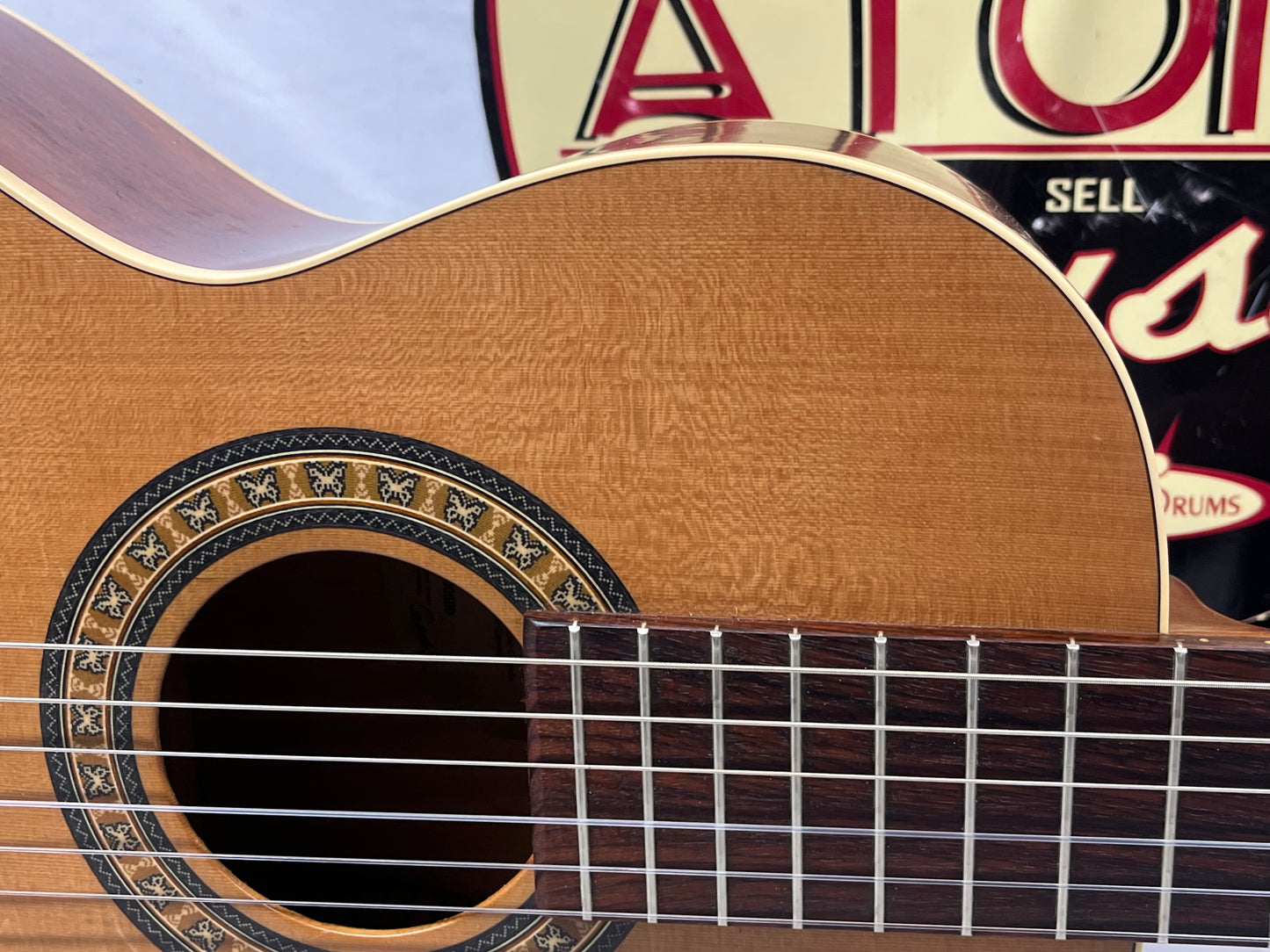 La Patrie (Godin) Motif Classical Acoustic Guitar