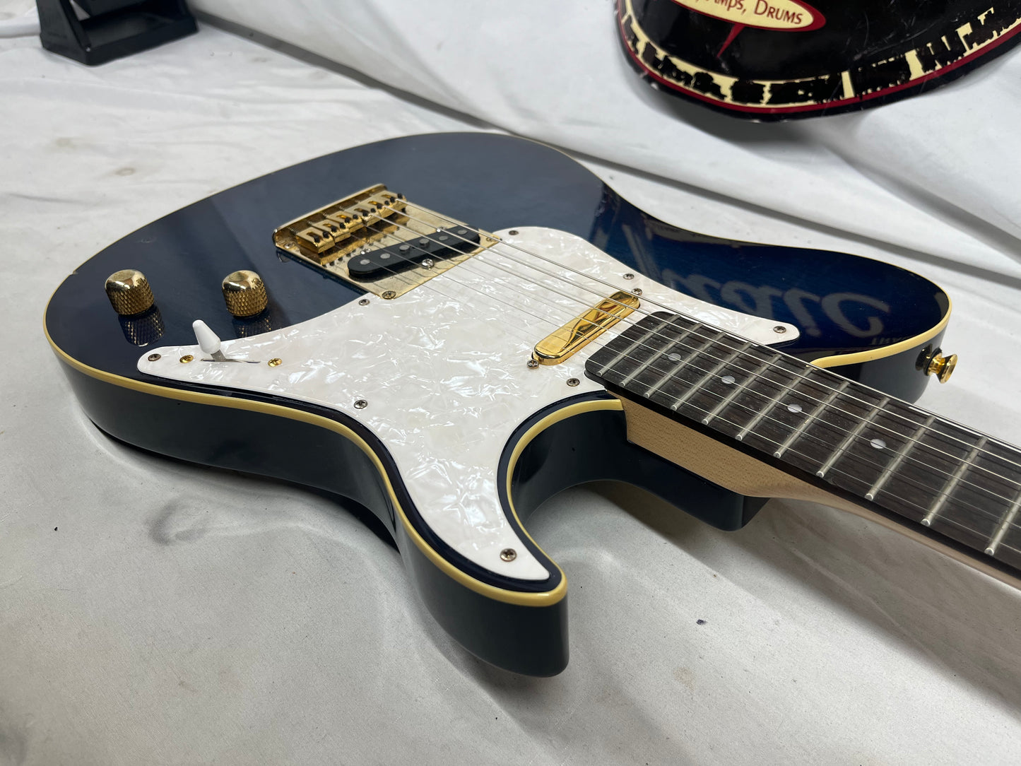 Yamaha Pacifica 302-S Singlecut Electric Guitar