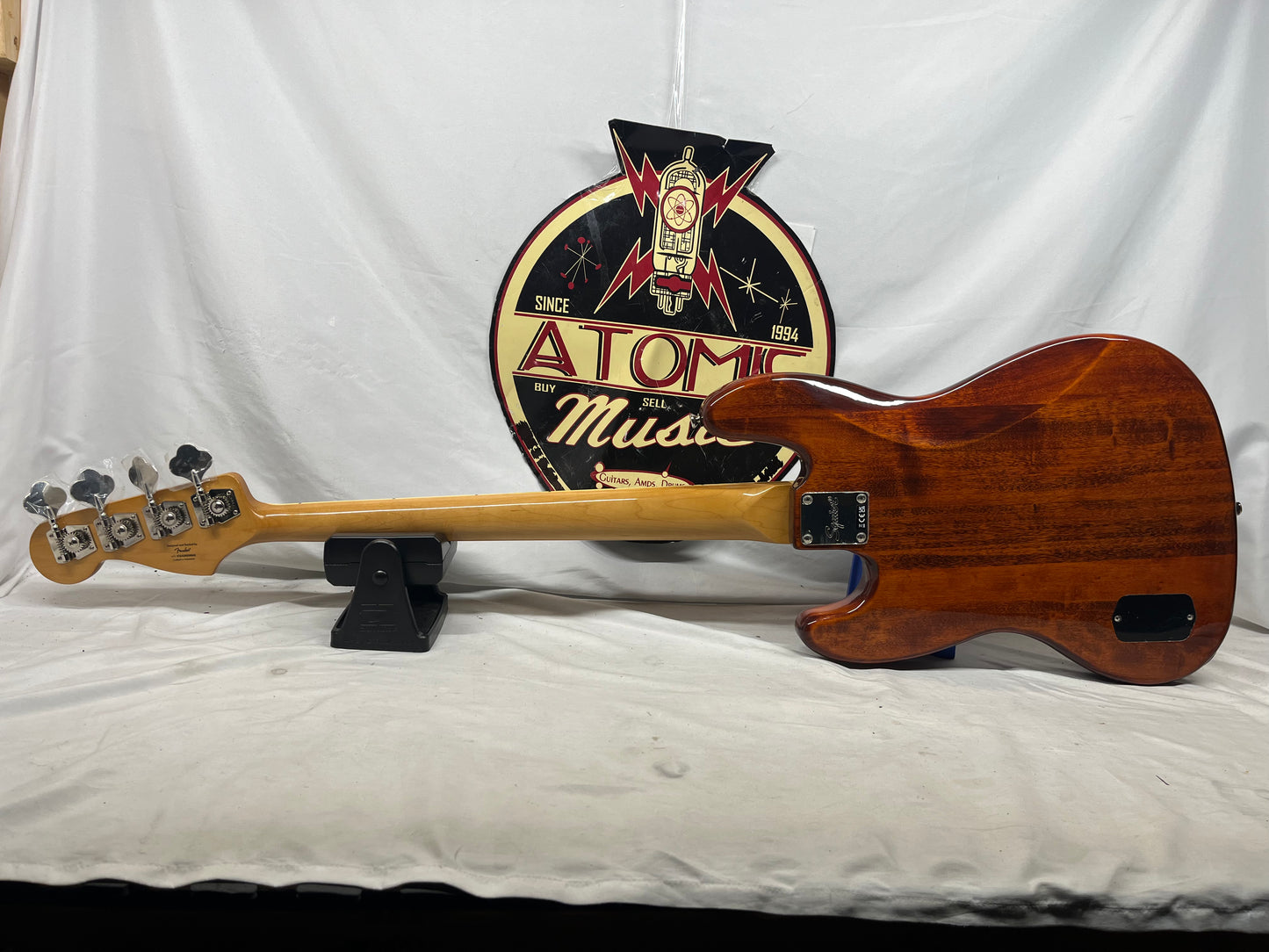 Squier Classic Vibe Active '70s 4-String Electric Jazz Bass - Mocha