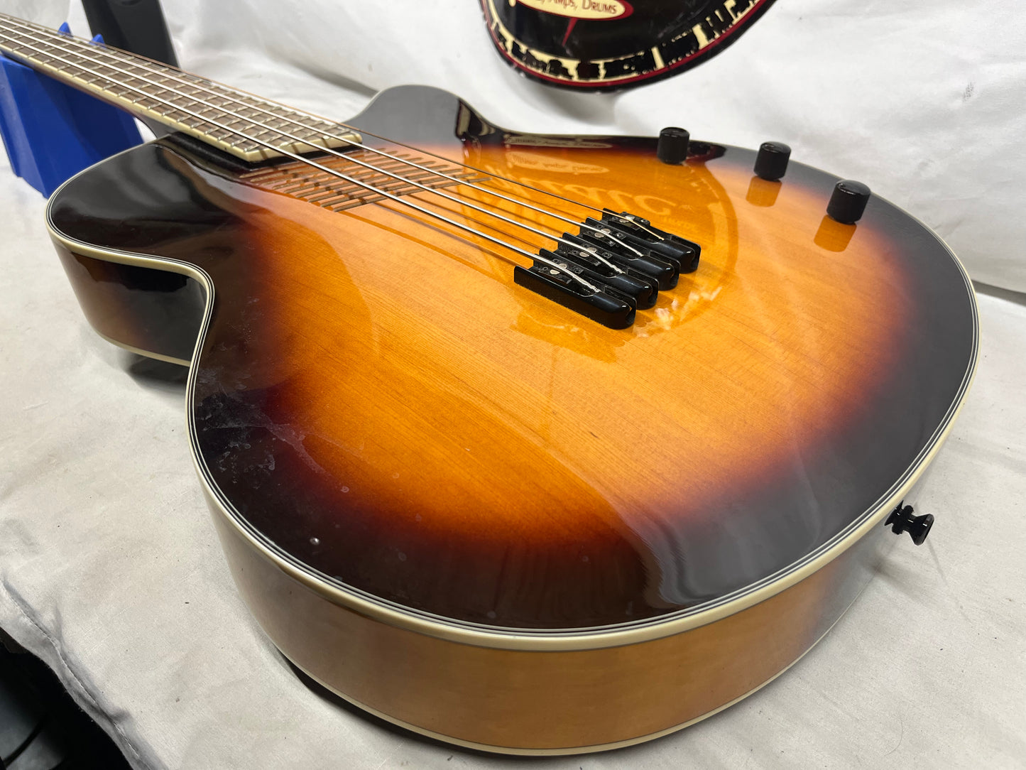 Washburn AB40VSK Singlecut Acoustic Electric Bass