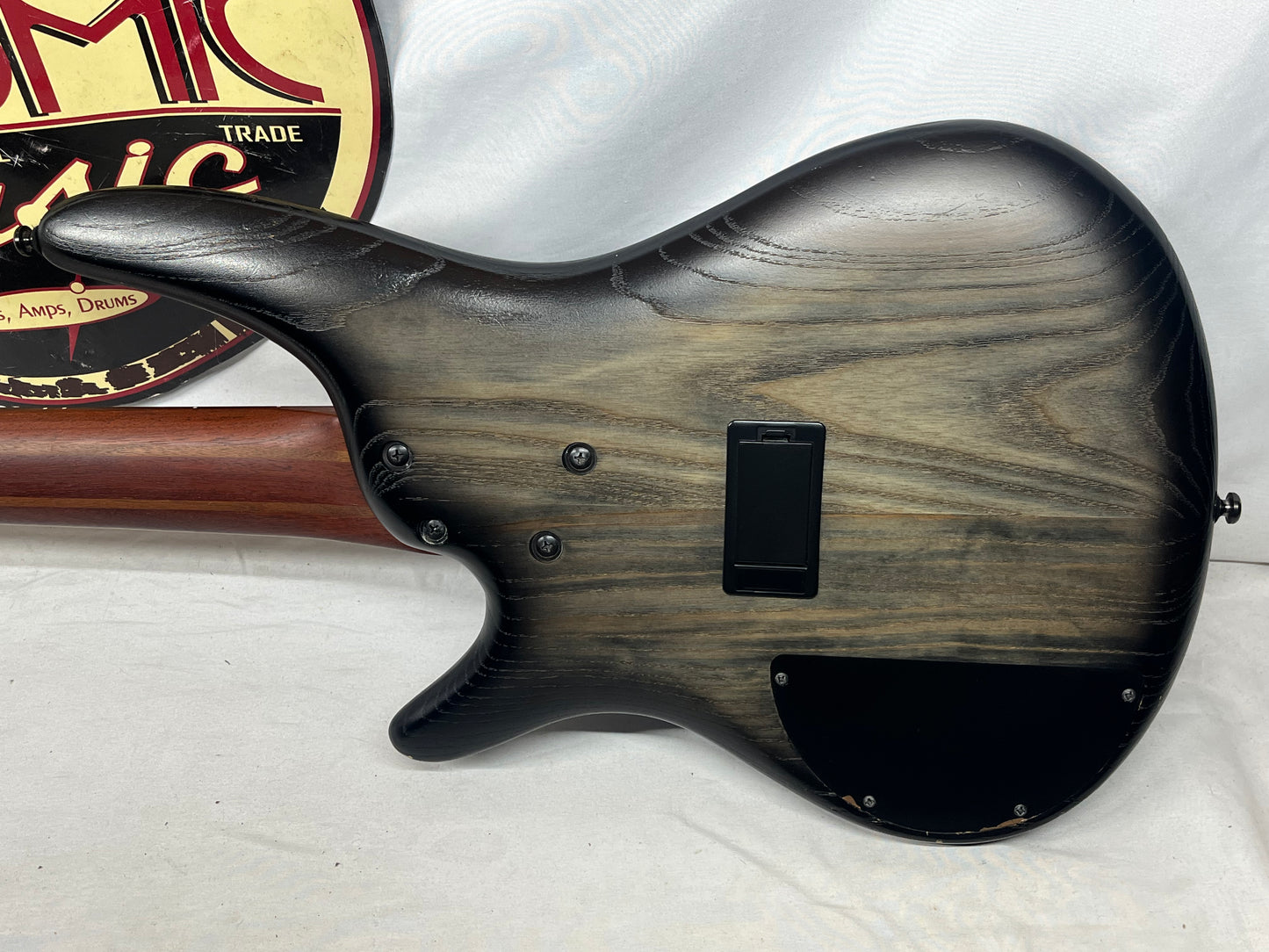 Ibanez Soundgear SR605E 5-String Electric Bass