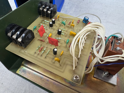 Electro-Harmonix x Sovtek " Green Russian " Big Muff π Pi version 7C 3rd Edition Distortion Fuzz Pedal with Original Wood Box - BM-1-01.00.001 ~2000 - Bubble Font / 6-Screw Chassis