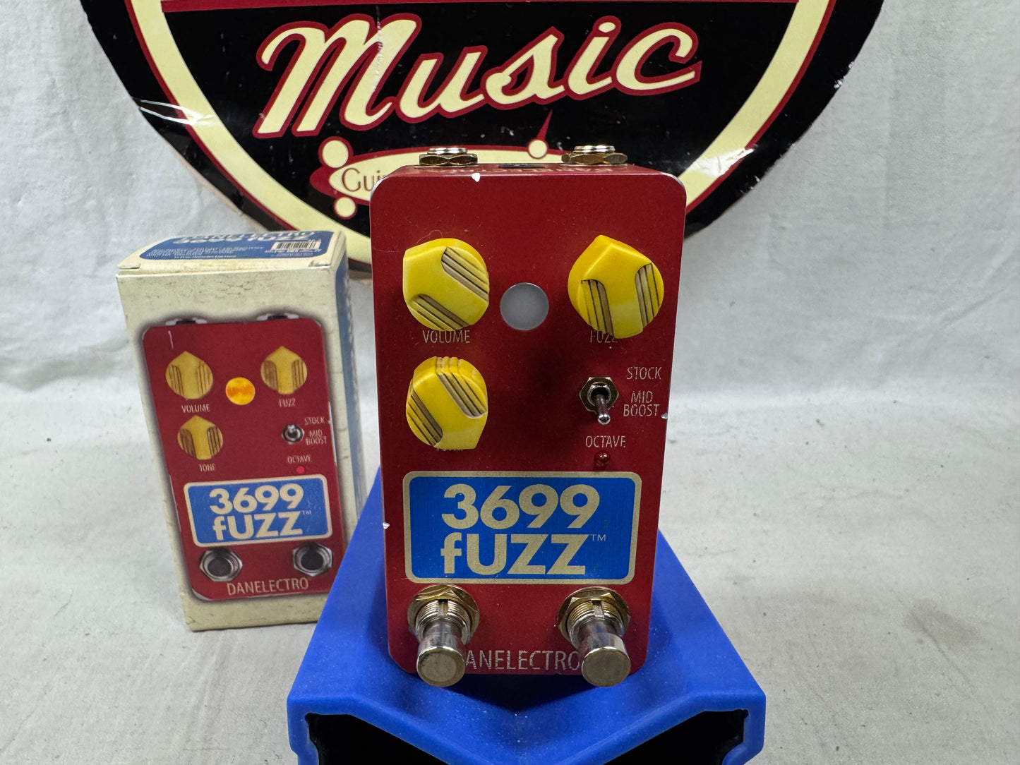 Danelectro 3699 Fuzz Pedal with Box