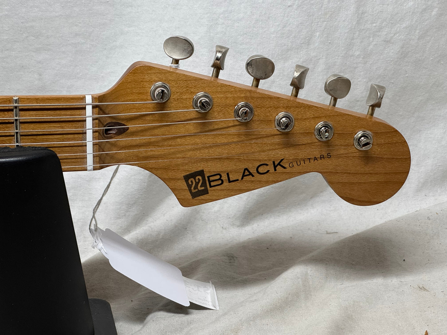 22 Black Guitars S-style Guitar - 3-Color Sunburst