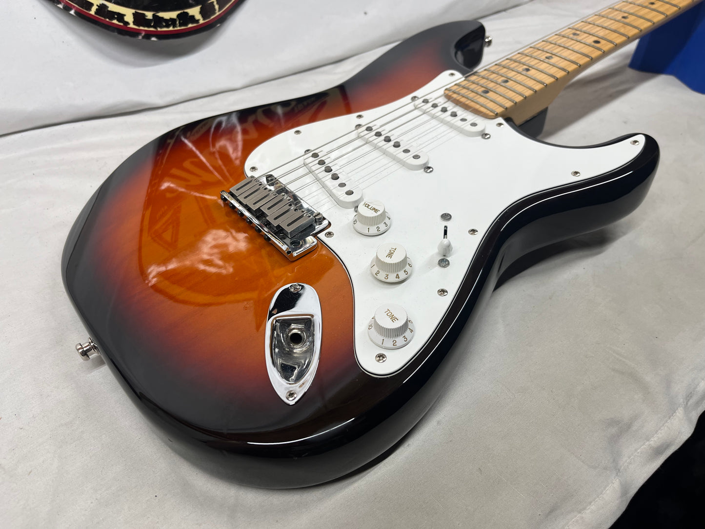 Fender Deluxe Stratocaster Strat Plus Electric Guitar - Antique Burst