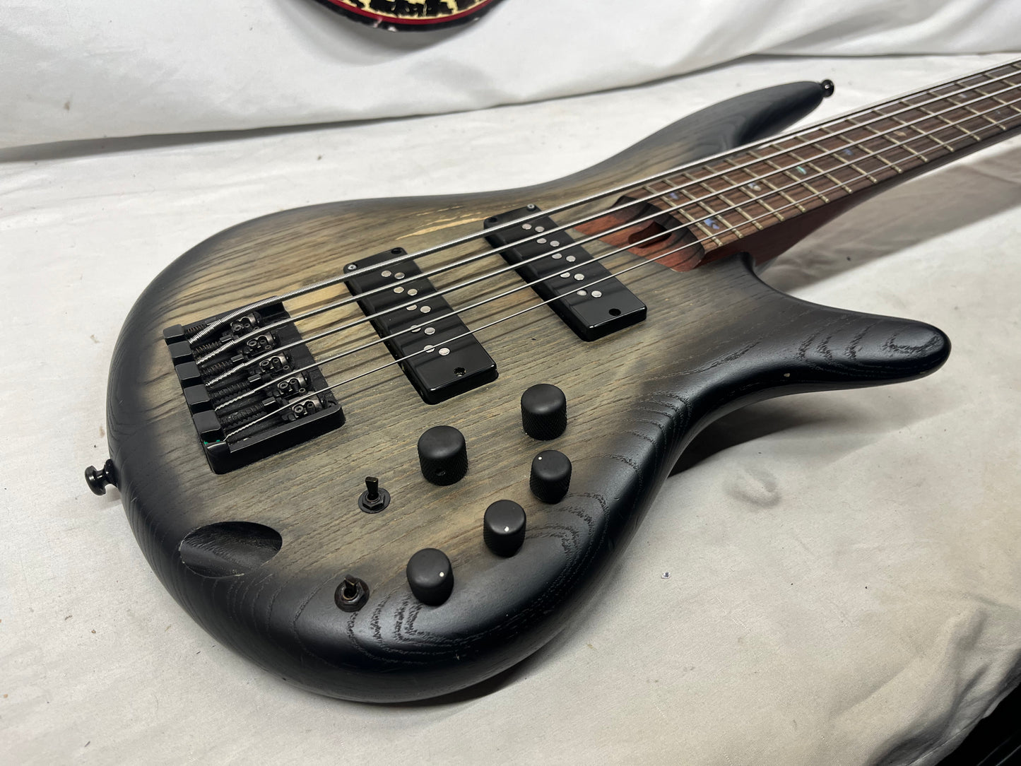 Ibanez Soundgear SR605E 5-String Electric Bass