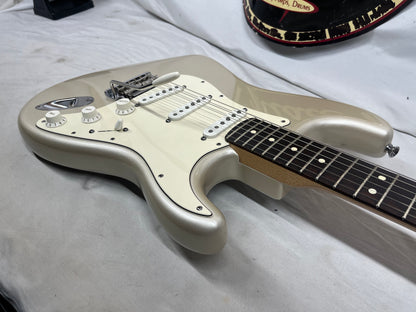 Fender American Standard Stratocaster Strat Electric Guitar - Blizzard Pearl