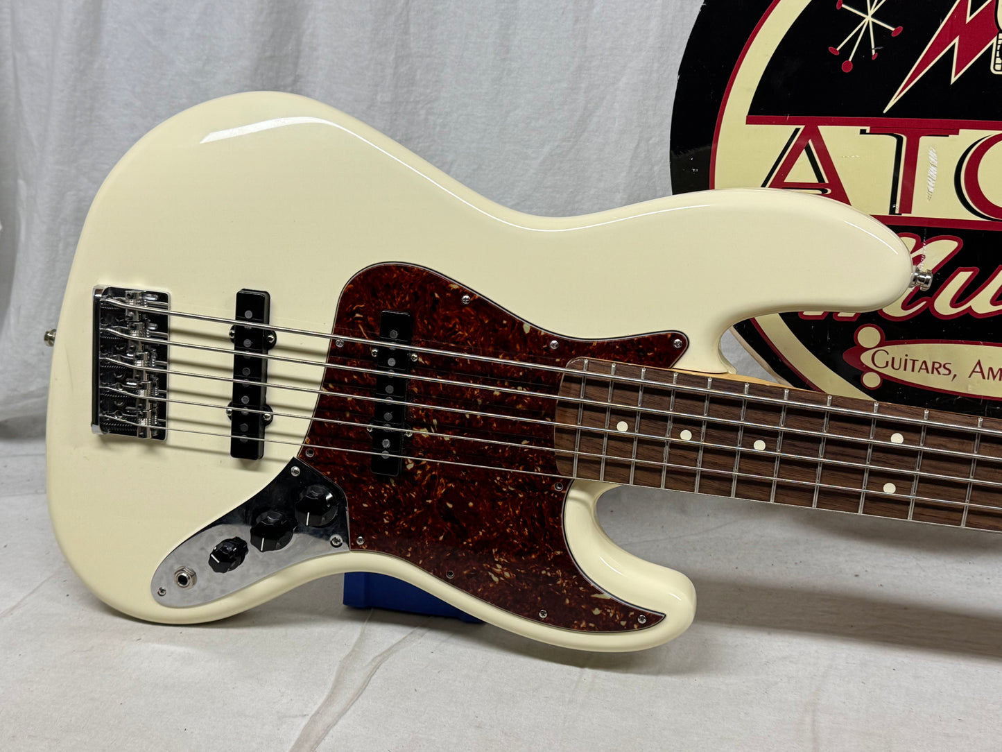 Fender American Professional Jazz Bass V 5-string J-Bass 2017