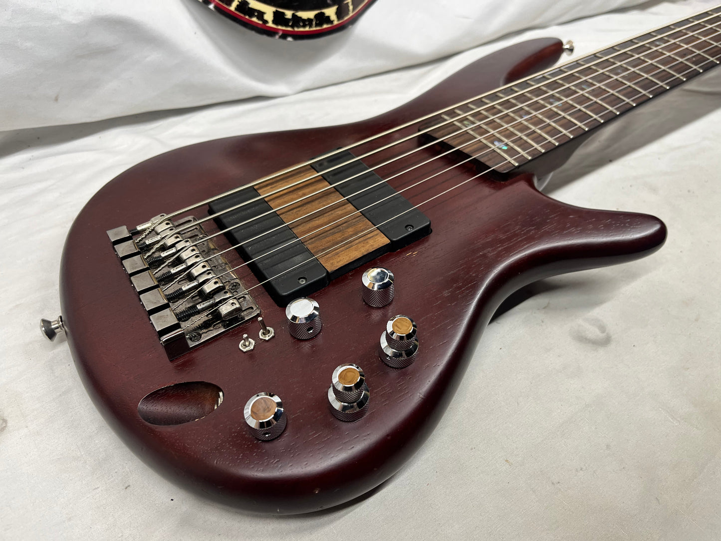 Ibanez Soundgear SR506 6-String Electric Bass