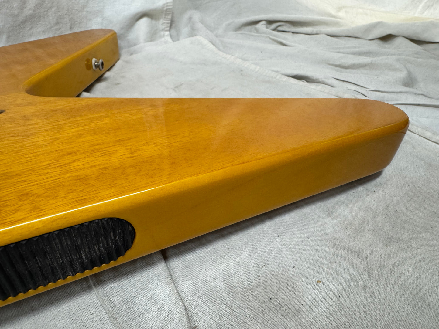 Epiphone EGV2KOGH1 '58 1958 Korina Flying V Guitar with Case 2009