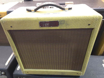 Fender Pro Junior 15-Watt 1x10" Guitar Combo