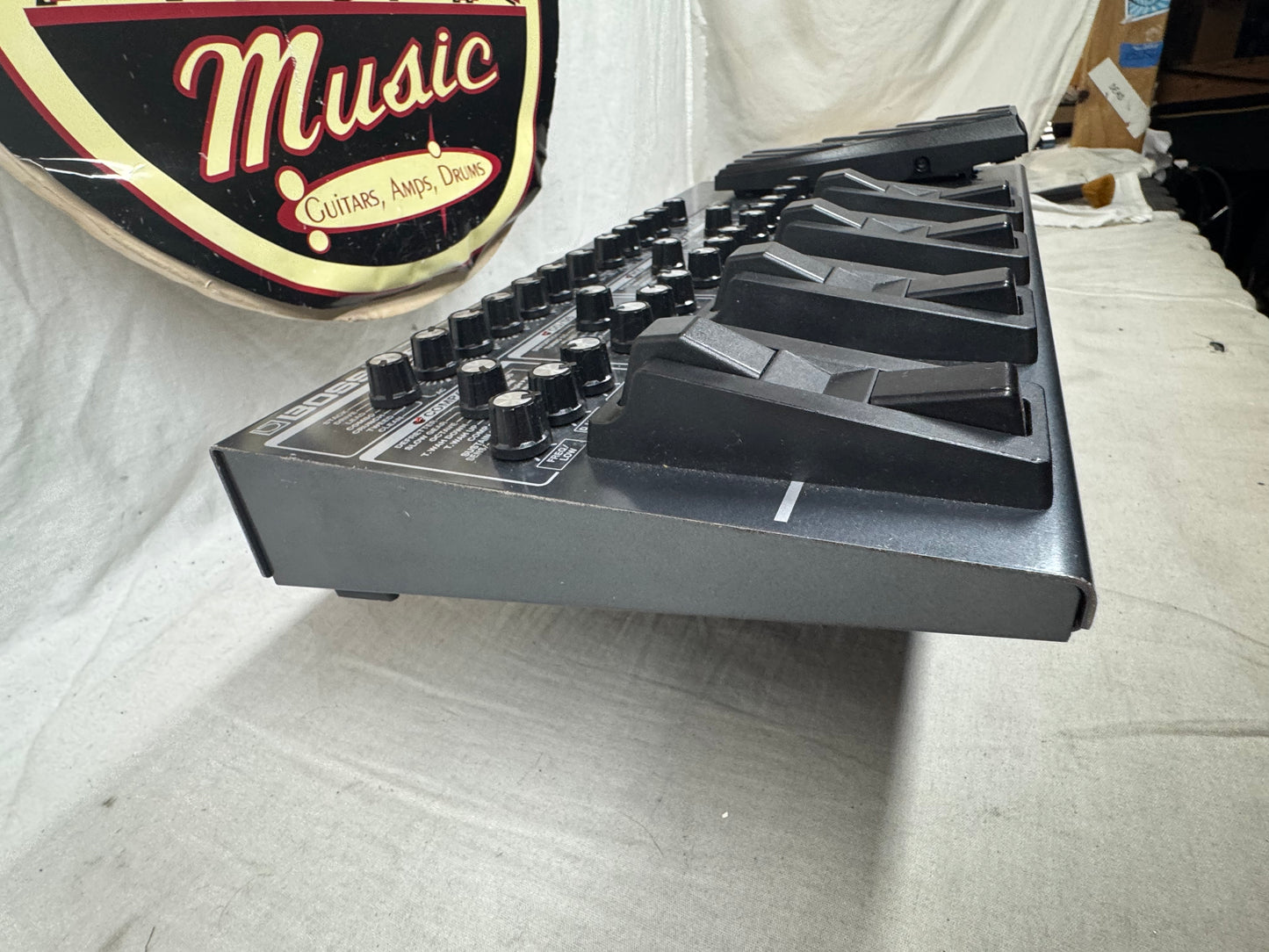 Boss ME-80 me80 Guitar Multi-Effects Processor Preamp Pedal 2014