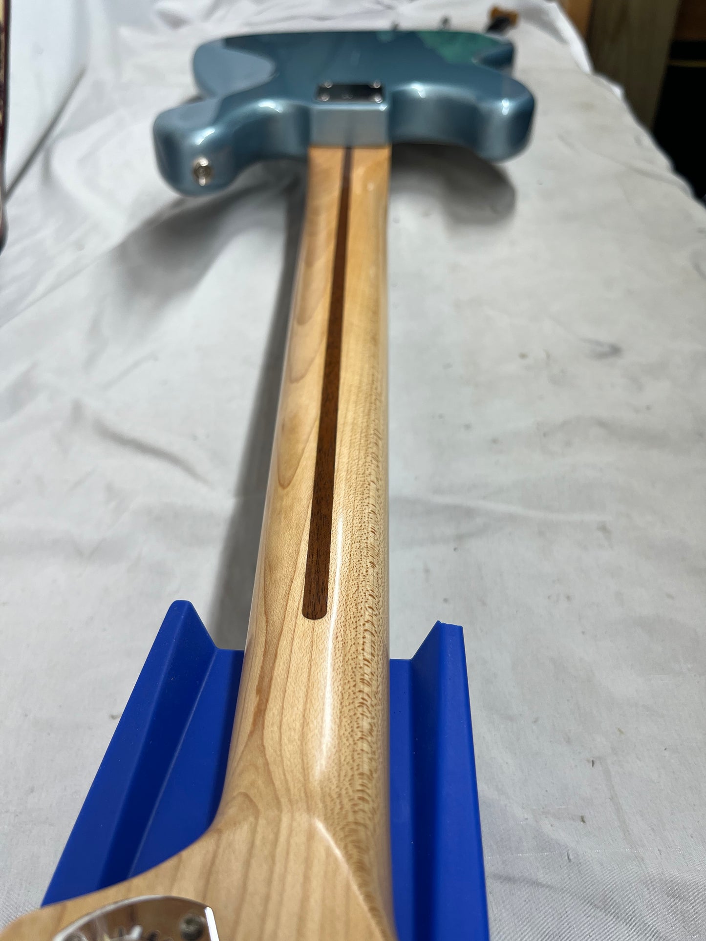 Fender Standard Fretless 4-String Electric Jazz Bass - Blue Agave