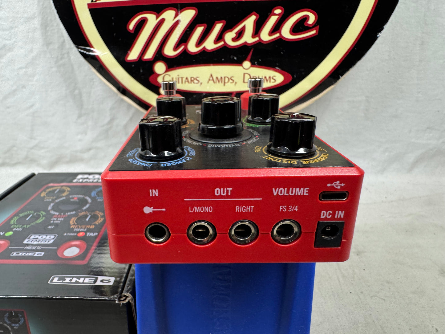 Line 6 POD Express Guitar Multi-Effects Pedal with Box