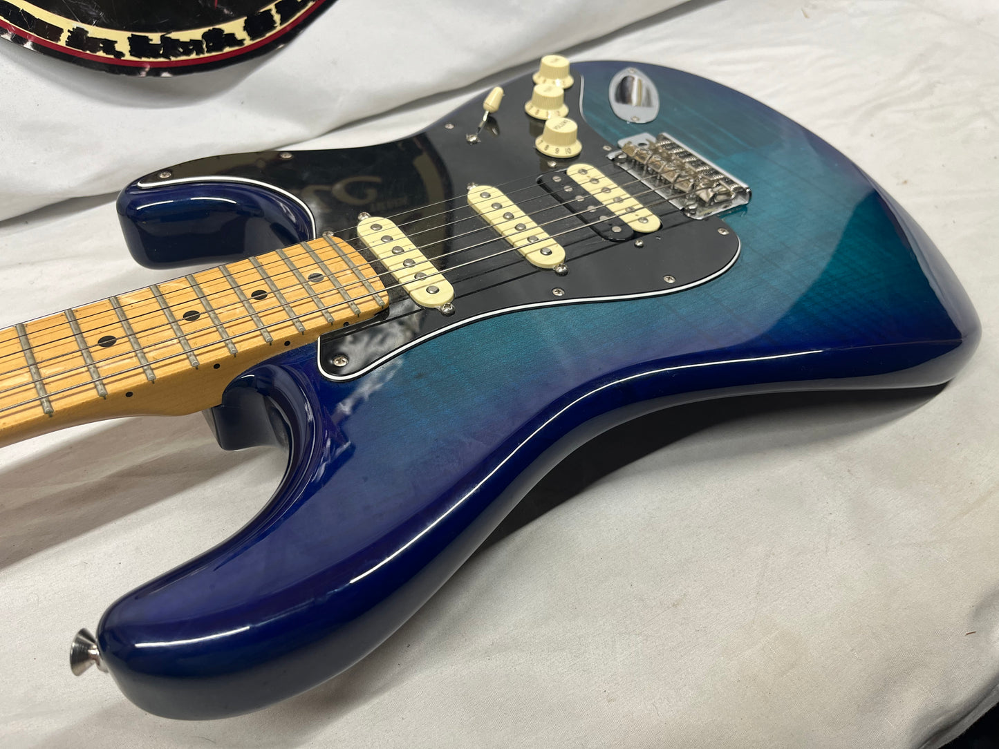 Fender Limited Edition Player Stratocaster HSS Plus Top Electric Guitar MIM - Made in Mexico - Blue Burst