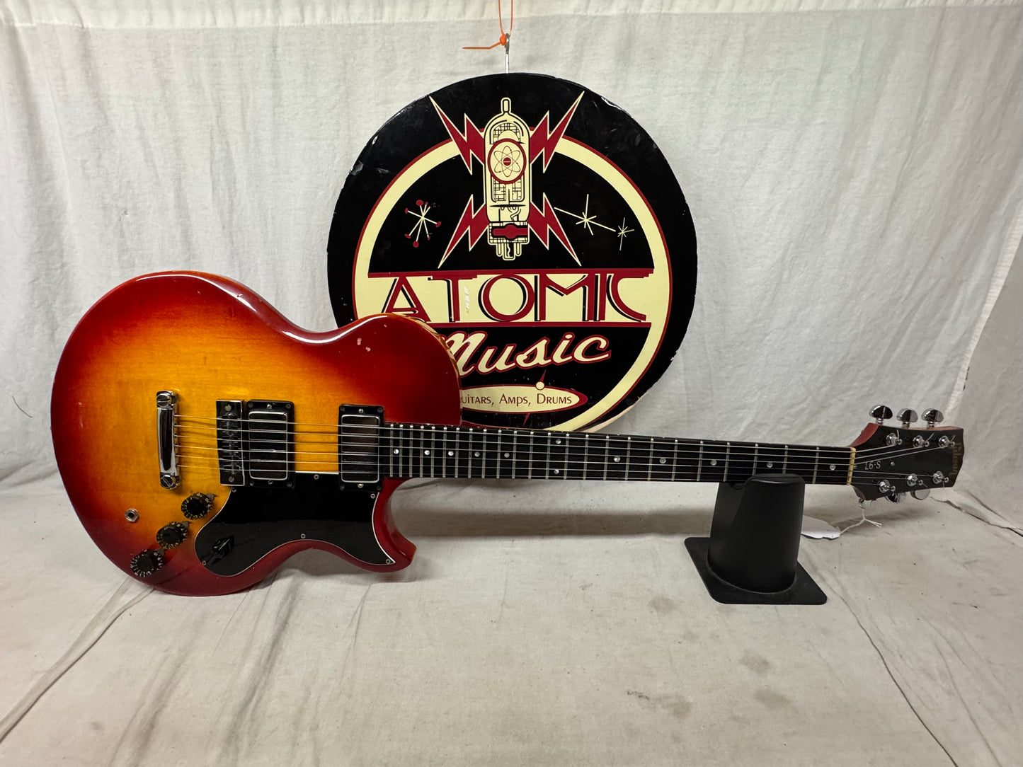 Gibson L6-S l 6s Custom Singlecut Guitar with Case - Cherry Sunburst