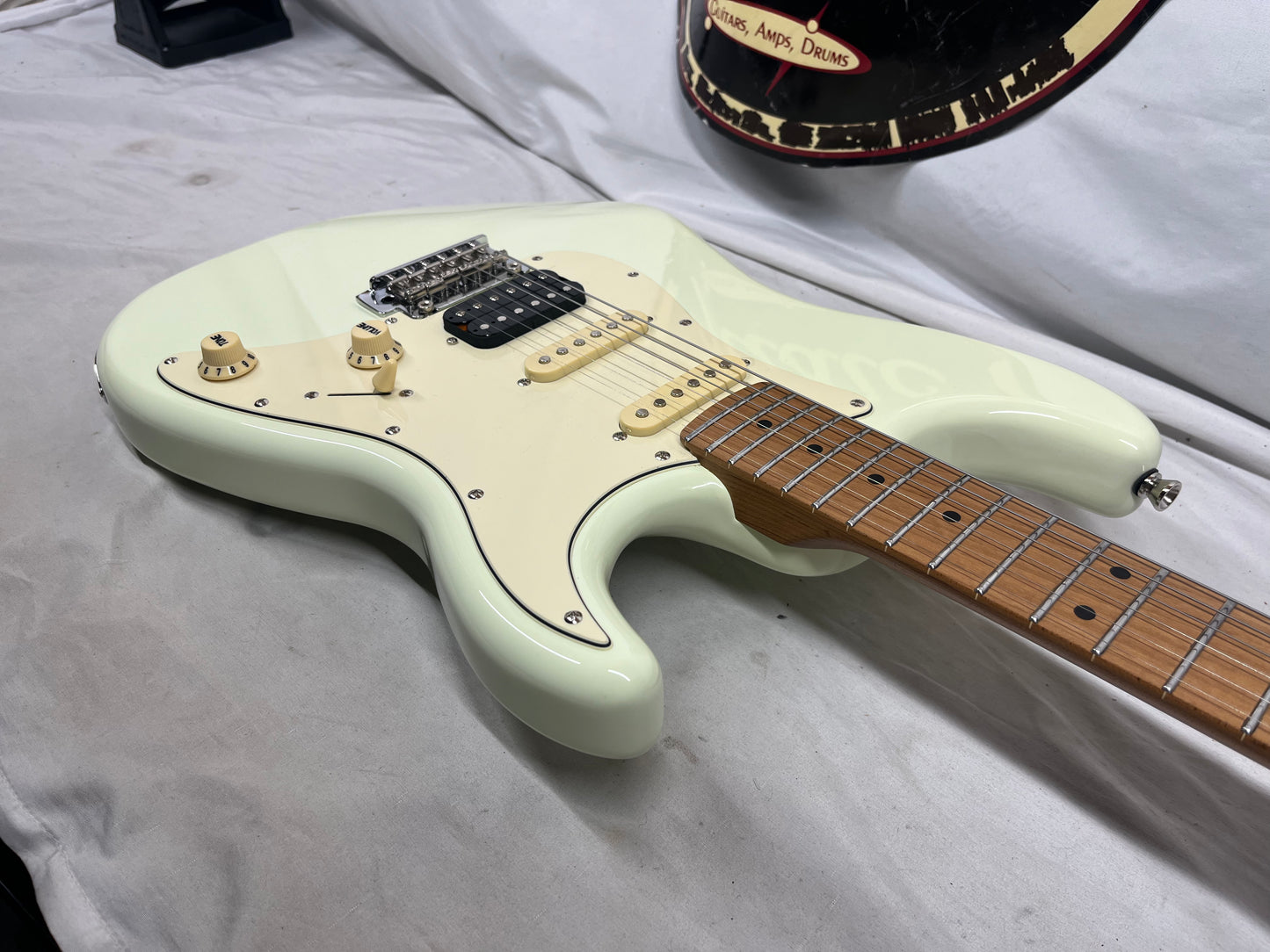 JET JS-300 S-Style Doublecut HSS Electric Guitar