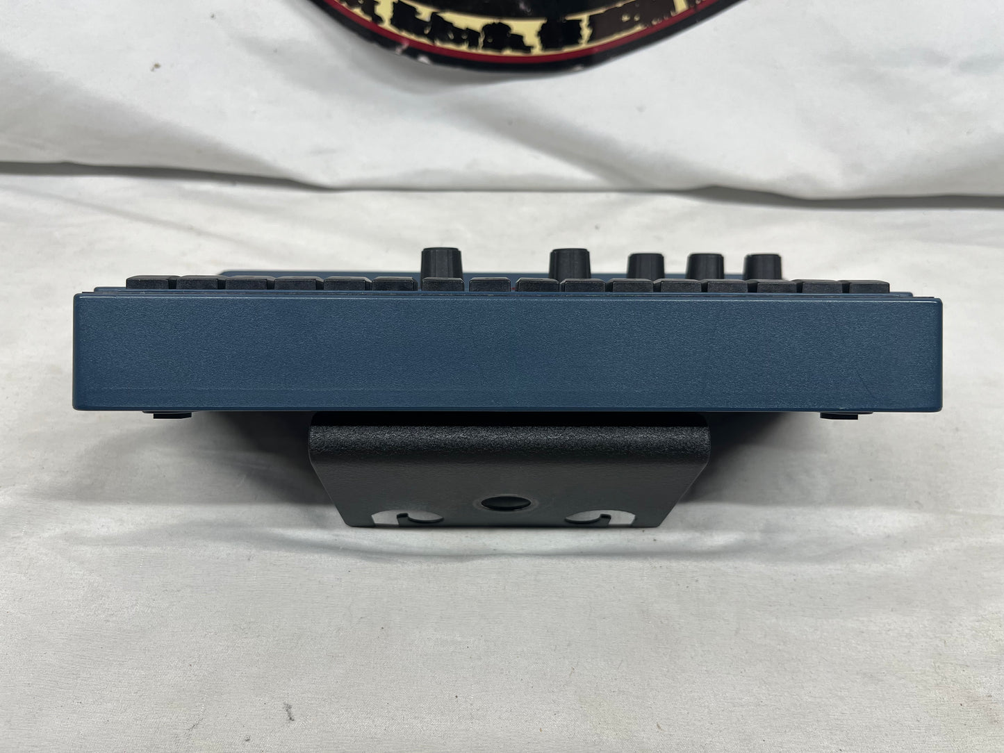 Aviom A-16 II Personal Mixer with Mount and Power Supply