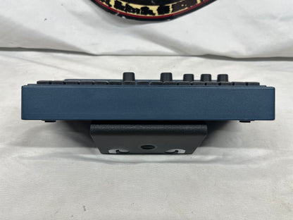 Aviom A-16 II Personal Mixer with Mount and Power Supply