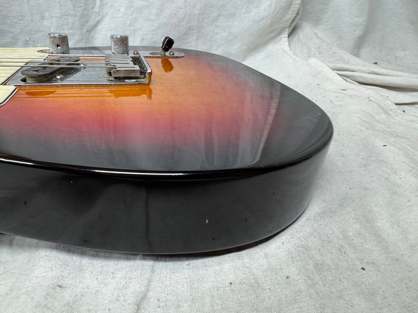 Fender Custom Shop American Classic Telecaster Guitar with Case - 3-Color Sunburst / Rosewood fingerboard