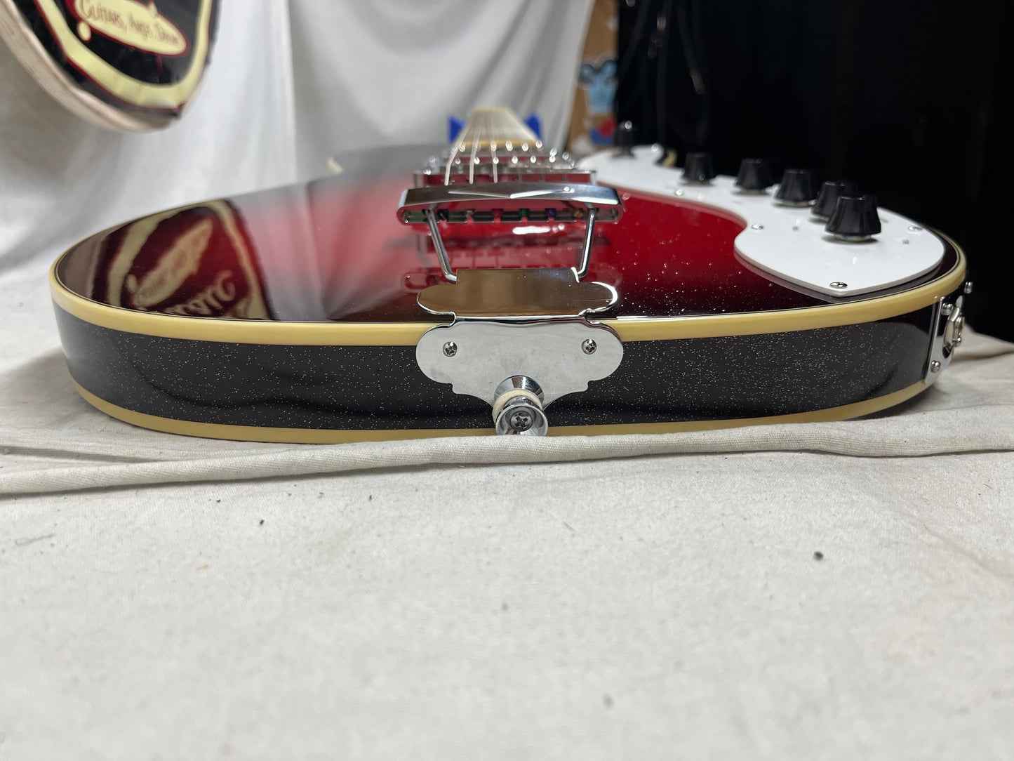 Silvertone Jupiter 1423 Redburst Reissue Singlecut Electric Guitar