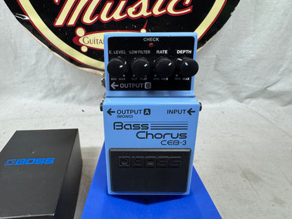 Boss CEB-3 ceb3 Bass Chorus Pedal with Box