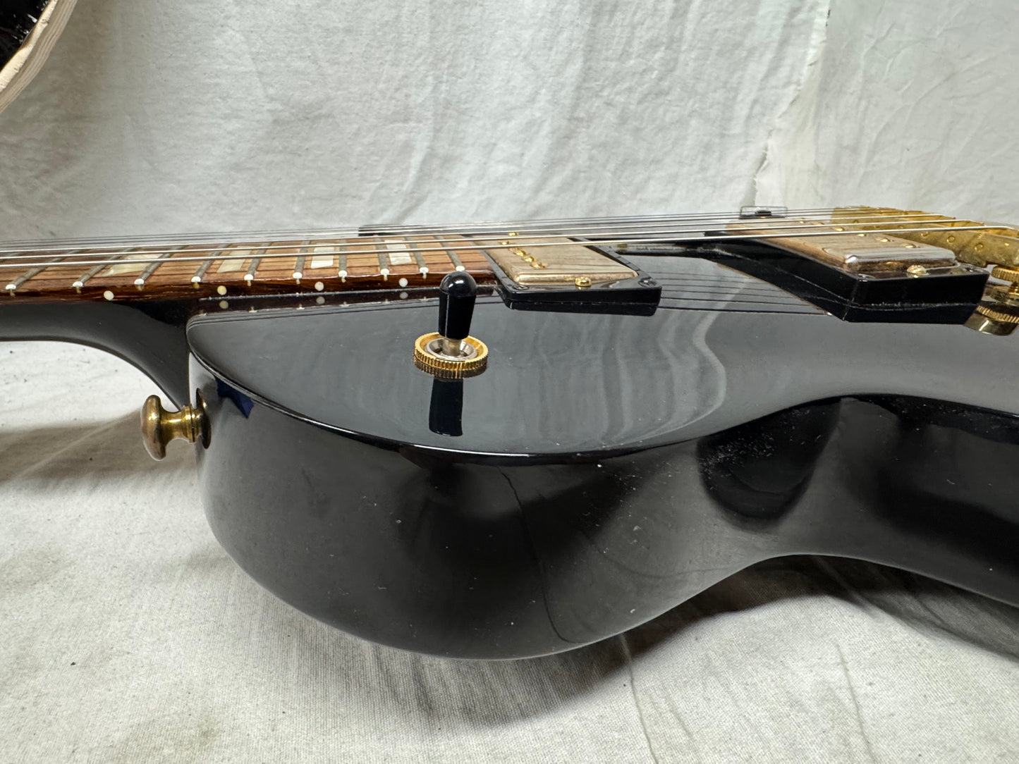 Gibson Les Paul Studio Guitar 2019 - Ebony / Black